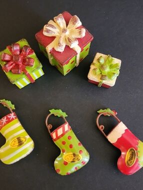 New Miniature Christmas Set / 3 Presents & 3 Stockings, Grinch Colors